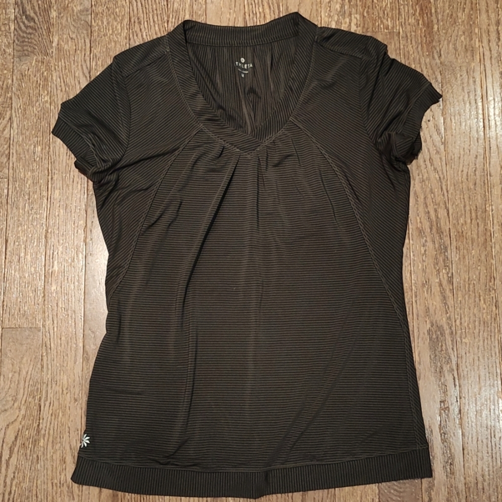 Athleta Short Sleeve Shirt M